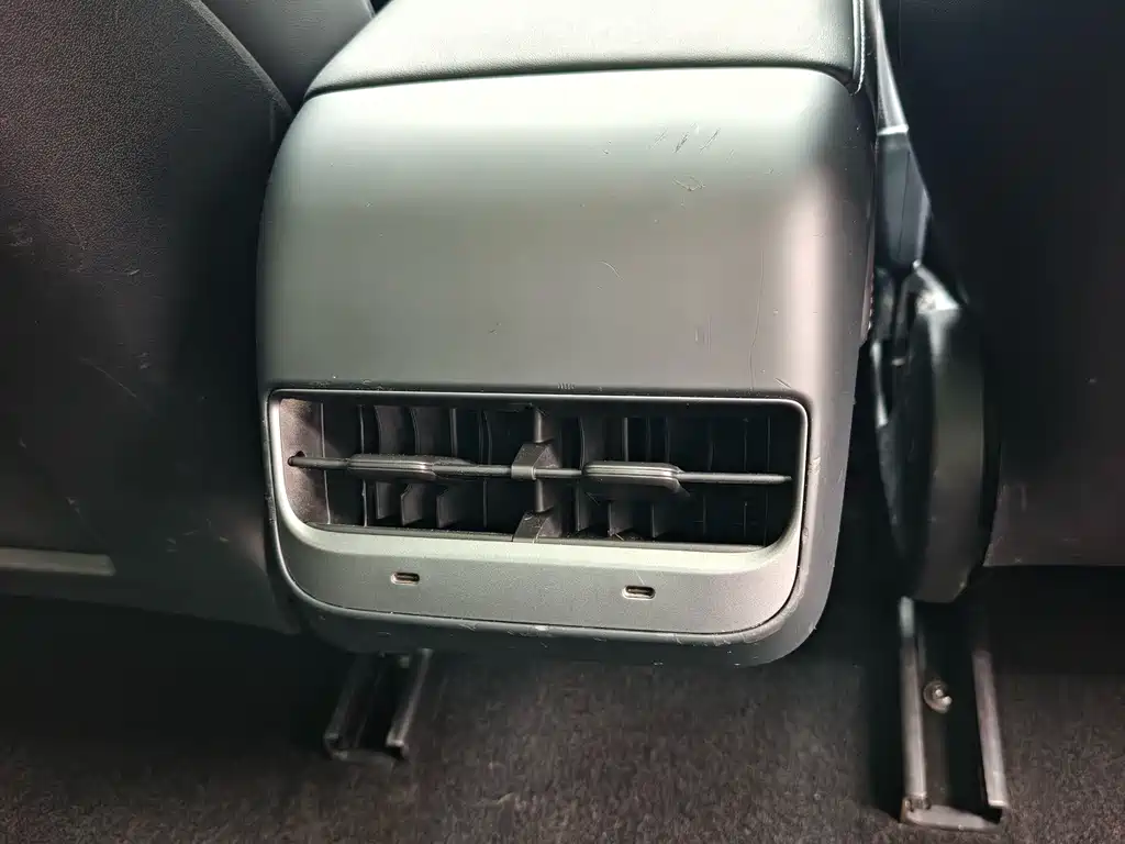 Tesla Model 3 — миниатюра 13