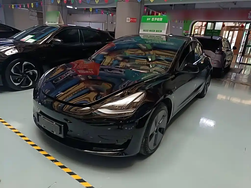 Tesla Model 3 — миниатюра 2