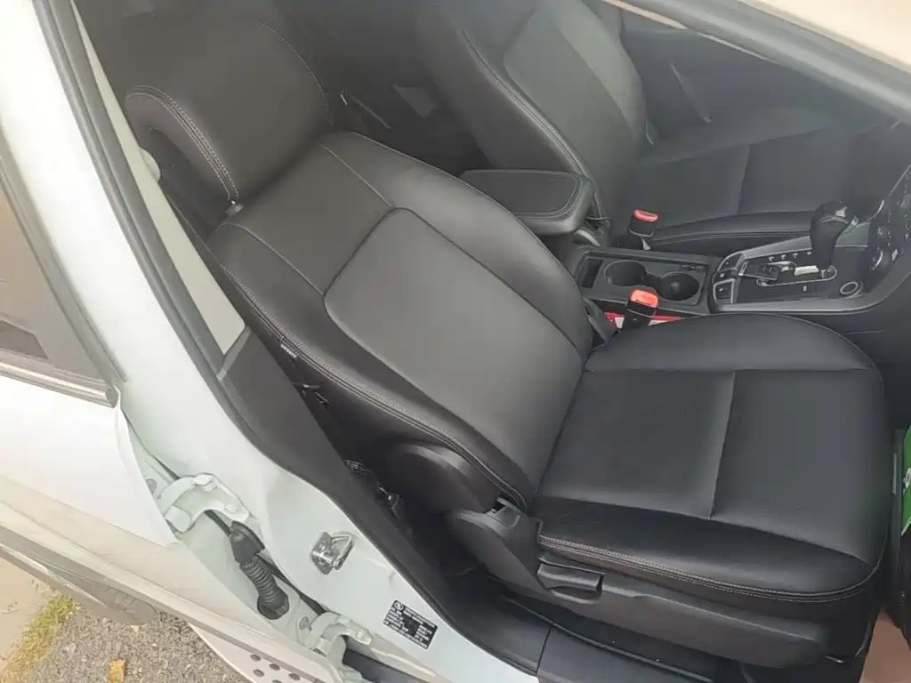 Chevrolet Captiva — миниатюра 25