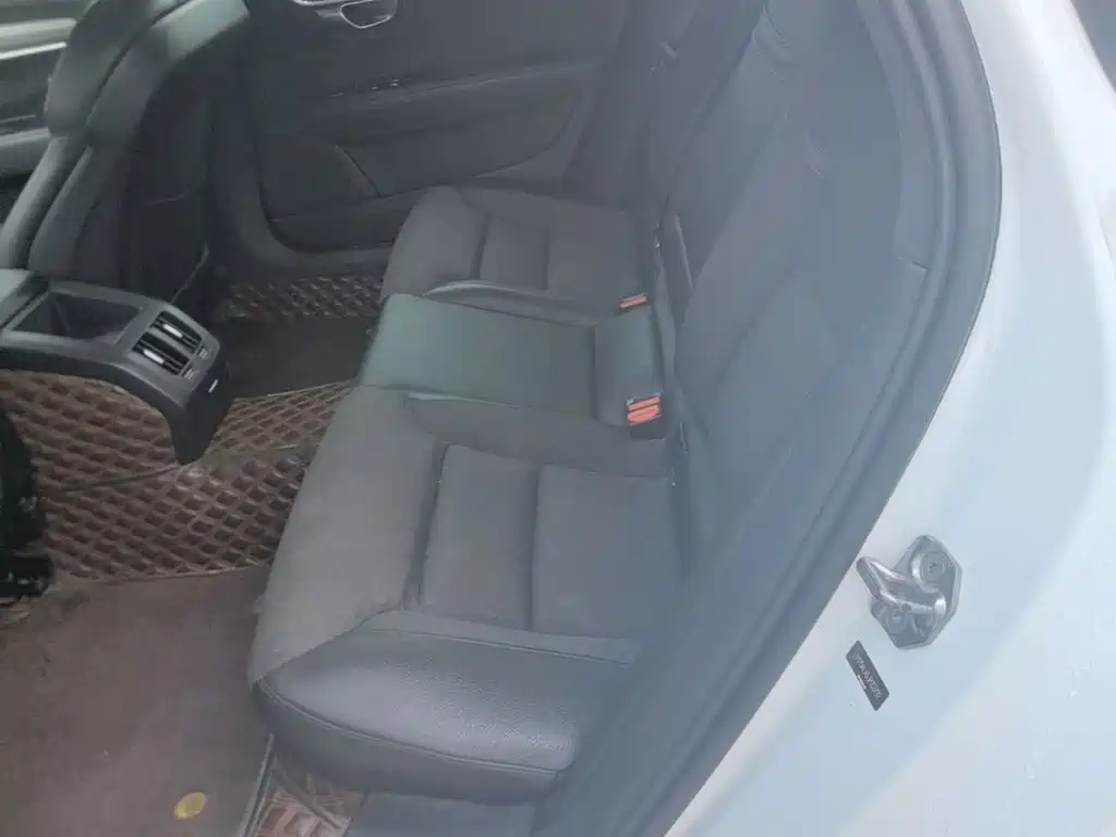 Volvo S90 — миниатюра 17