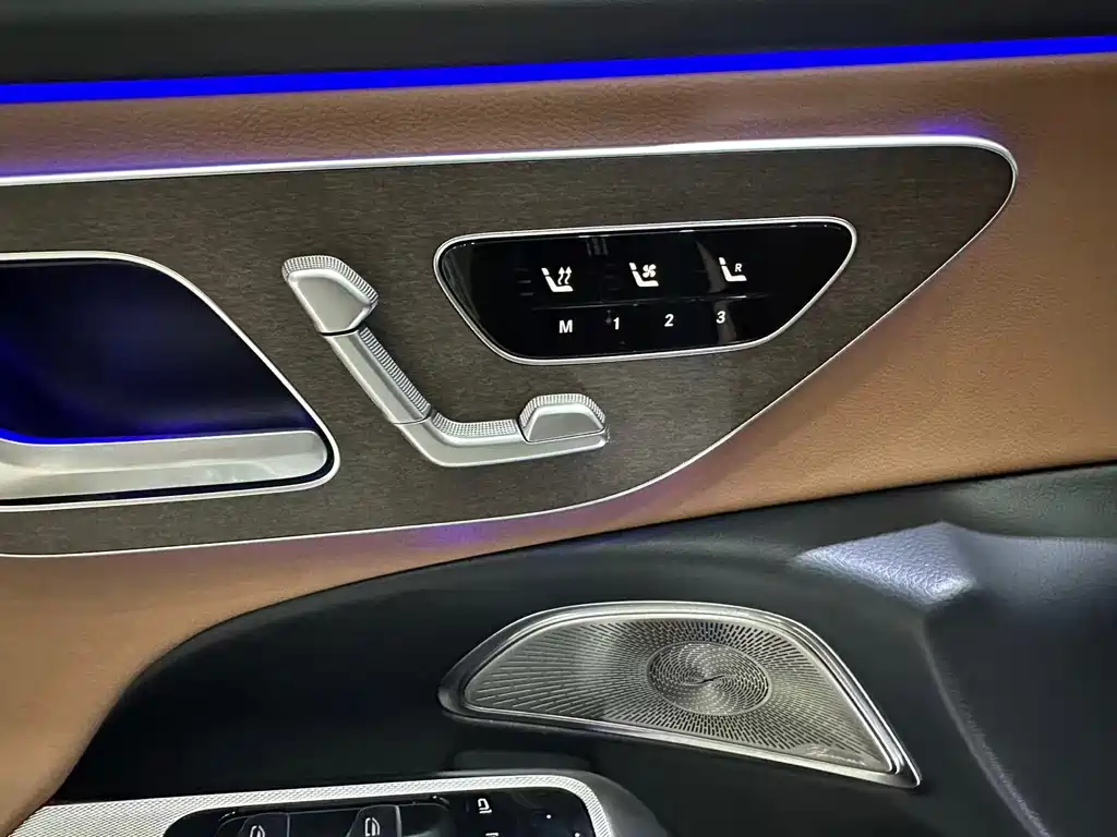 Mercedes-Benz E-Class — миниатюра 16