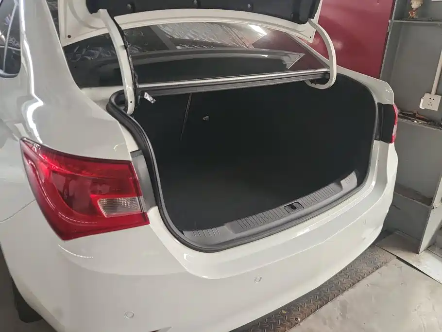 Buick Excelle — миниатюра 4