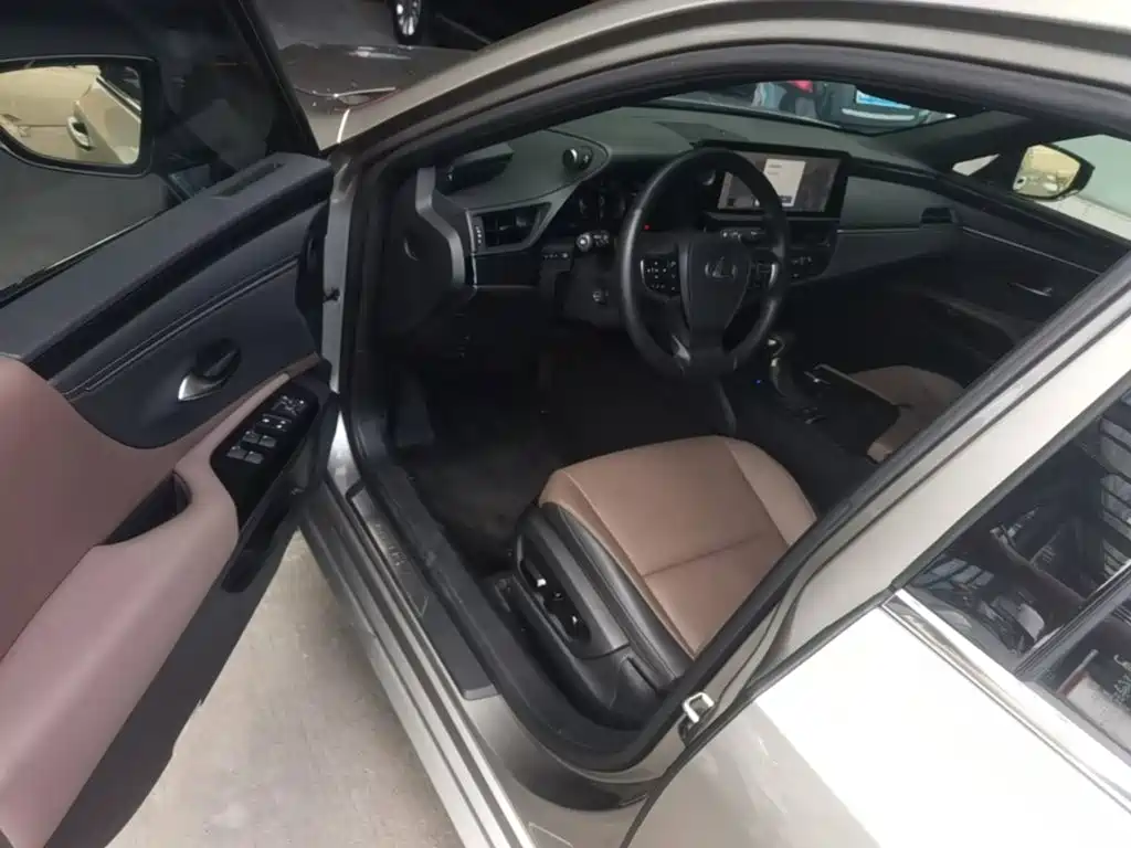 Lexus ES — миниатюра 16