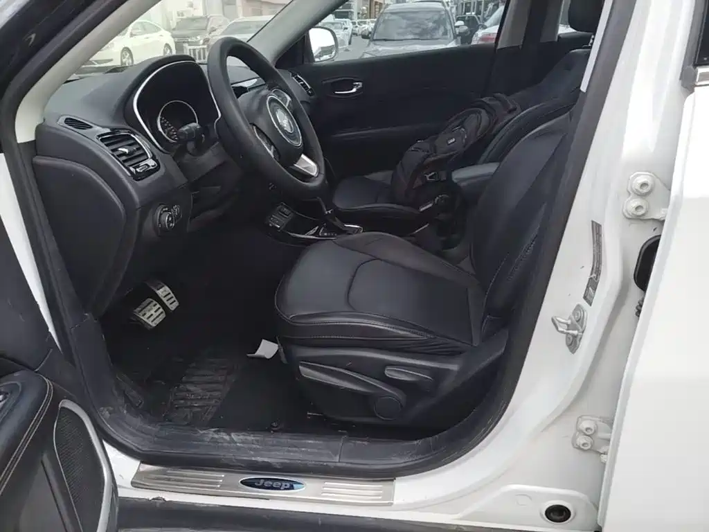 Jeep Compass — миниатюра 15