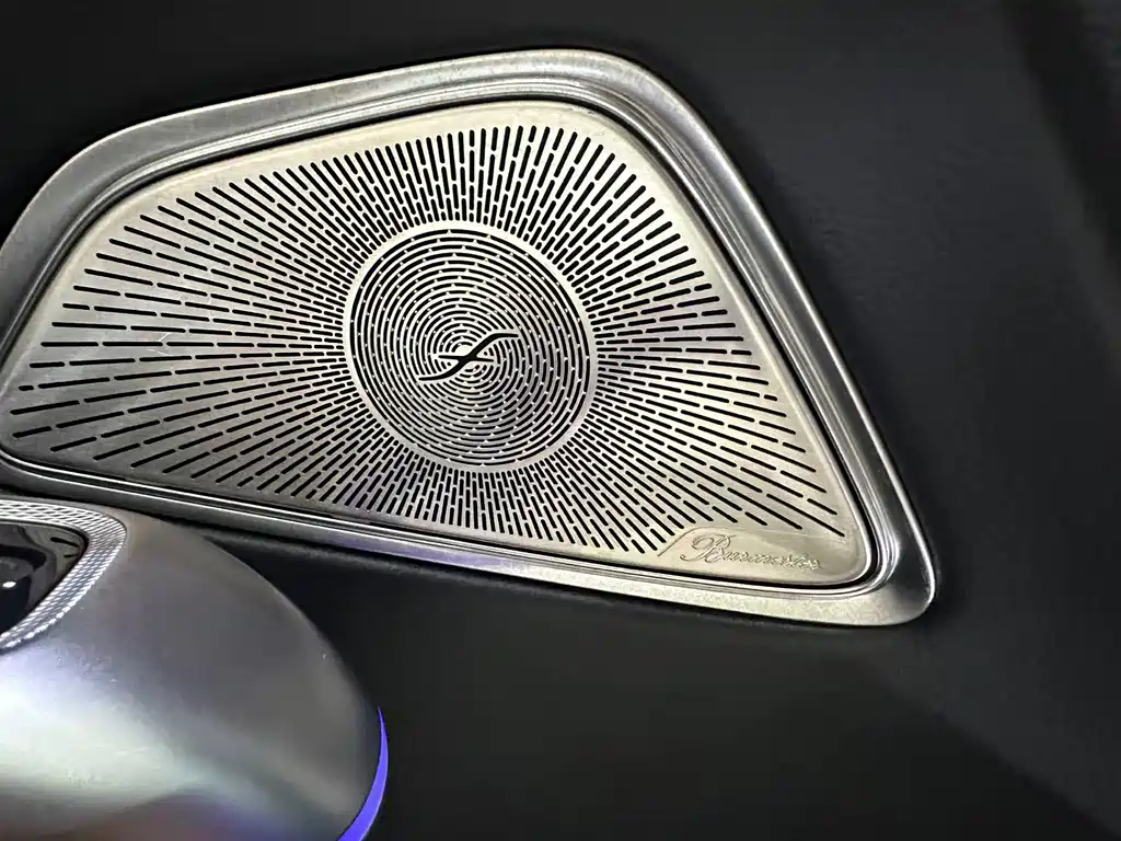 Mercedes-Benz E-Class — миниатюра 6