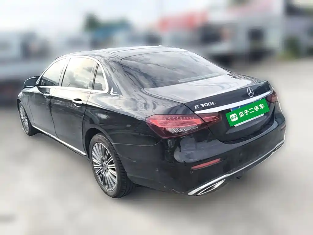 Mercedes-Benz E-Class — миниатюра 7