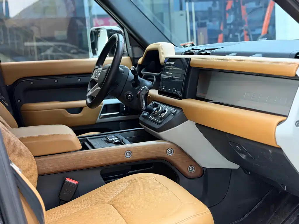 Land Rover Defender — миниатюра 10