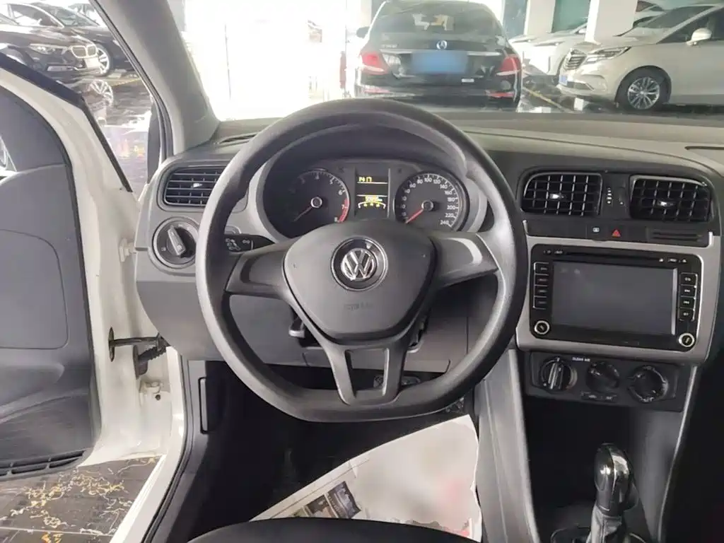Volkswagen Polo — миниатюра 11