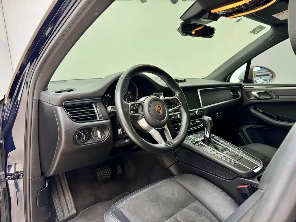 Porsche Macan — миниатюра 6