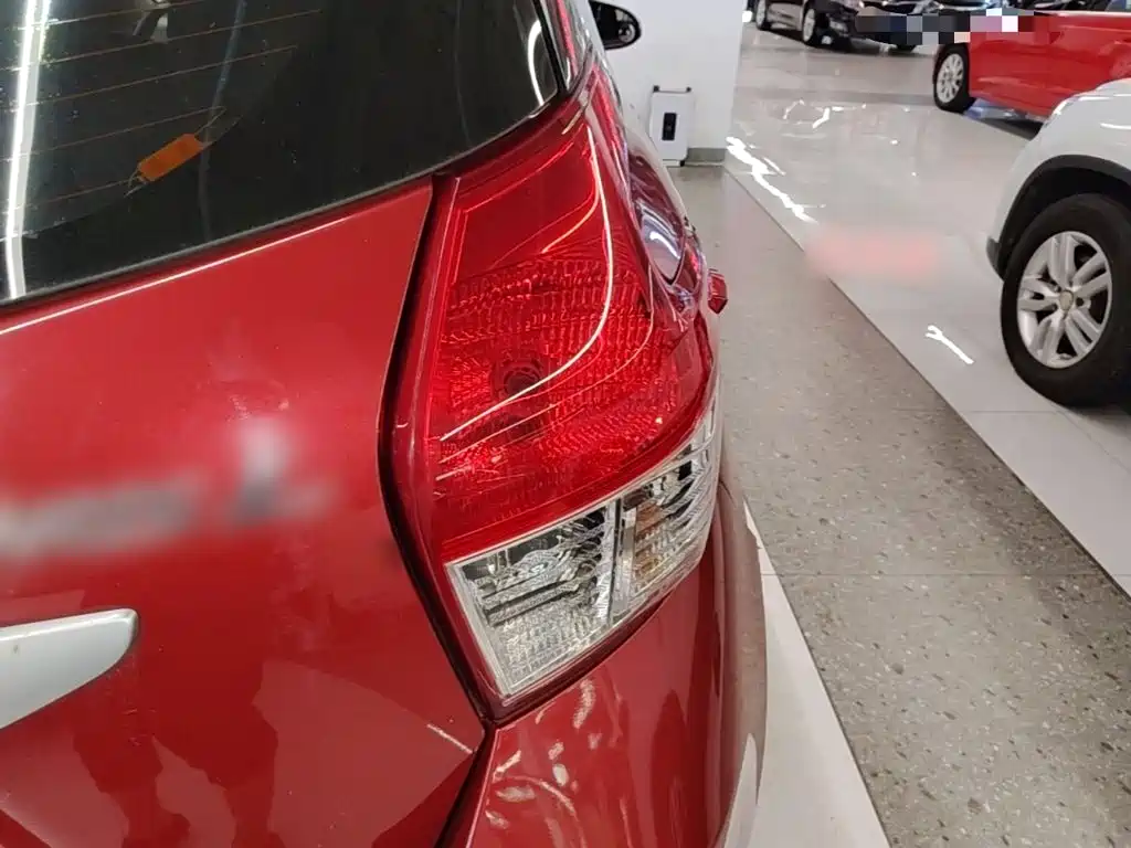 Toyota Yaris L — миниатюра 8