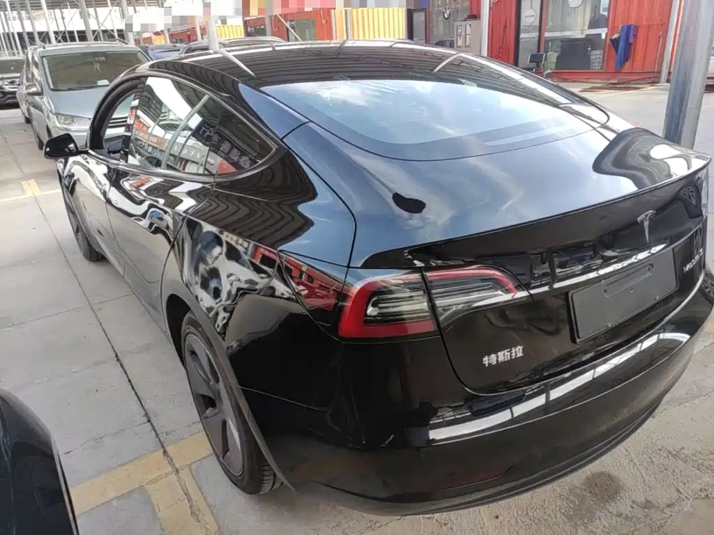 Tesla Model 3 — миниатюра 5