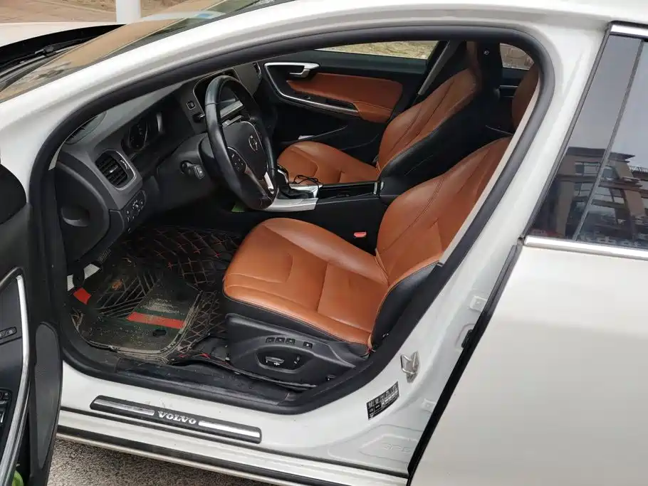 Volvo S60 — миниатюра 9