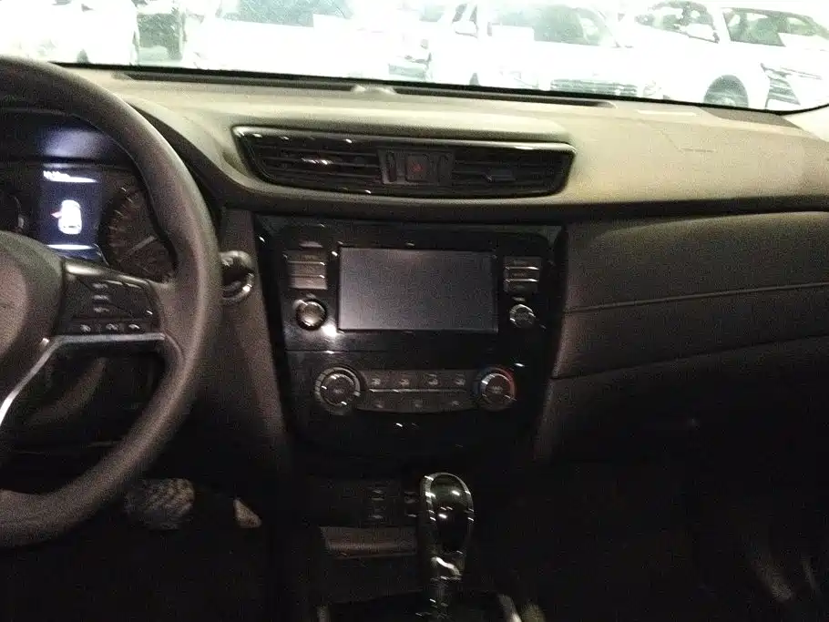 Nissan X-Trail — миниатюра 13