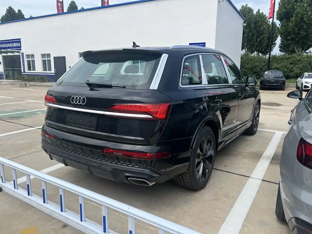 Audi Q7 — миниатюра 4