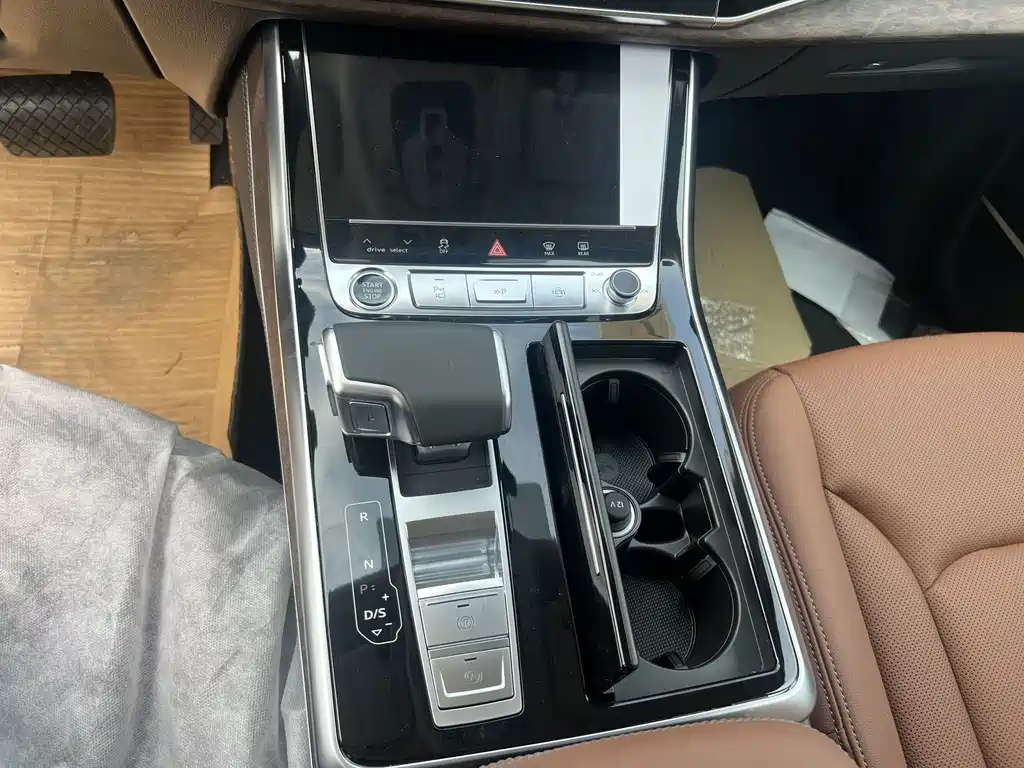 Audi Q7 — миниатюра 9