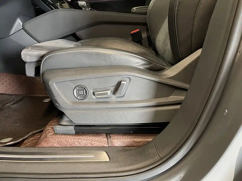 Audi Q6 — миниатюра 25