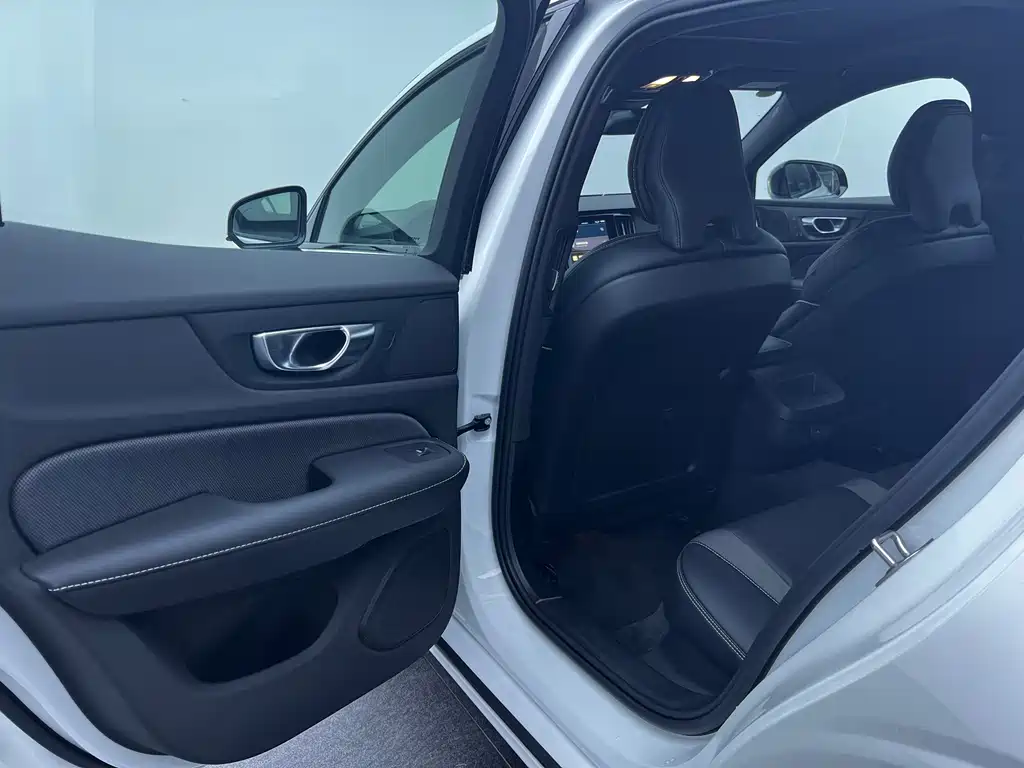 Volvo S60 — миниатюра 16