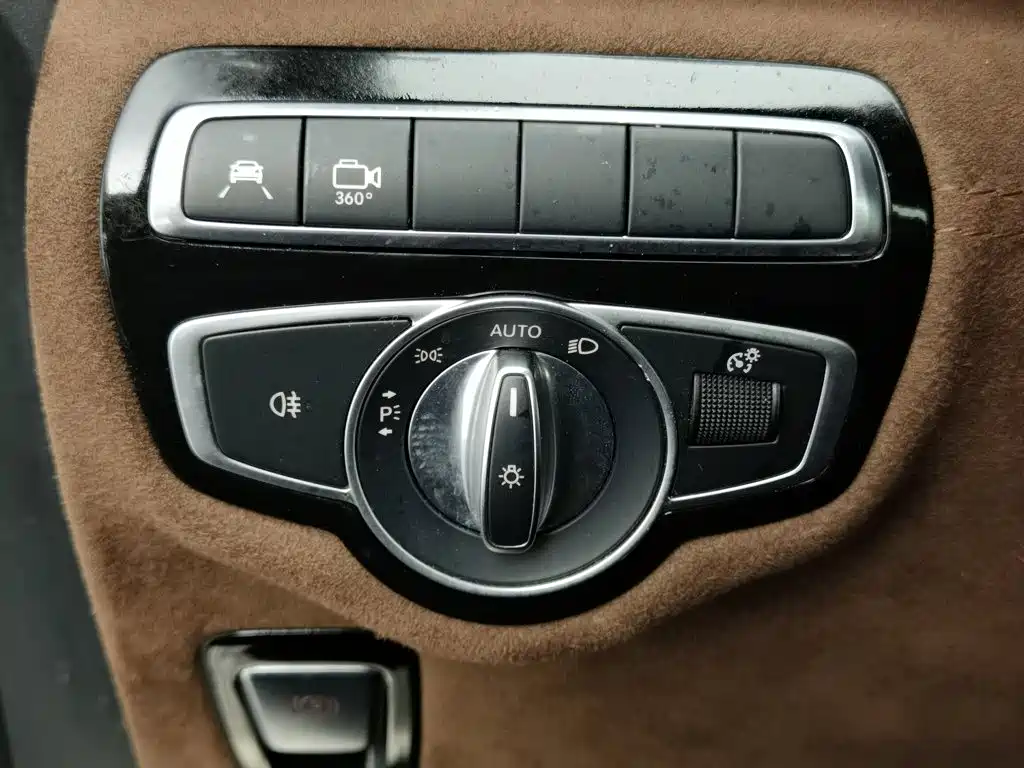 Mercedes-Benz V-Class — миниатюра 21