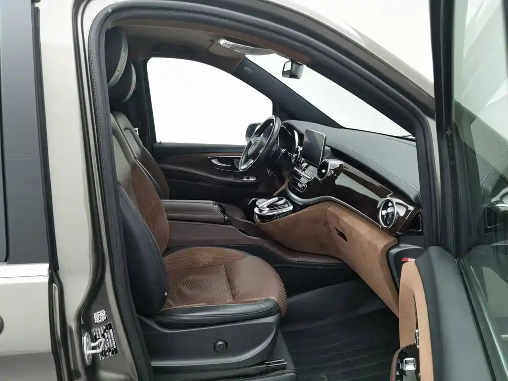 Mercedes-Benz V-Class — миниатюра 23