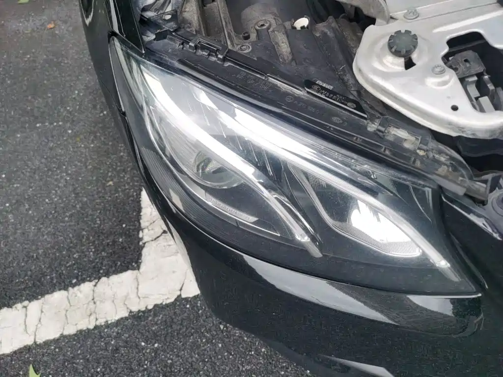 Mercedes-Benz E-Class — миниатюра 7