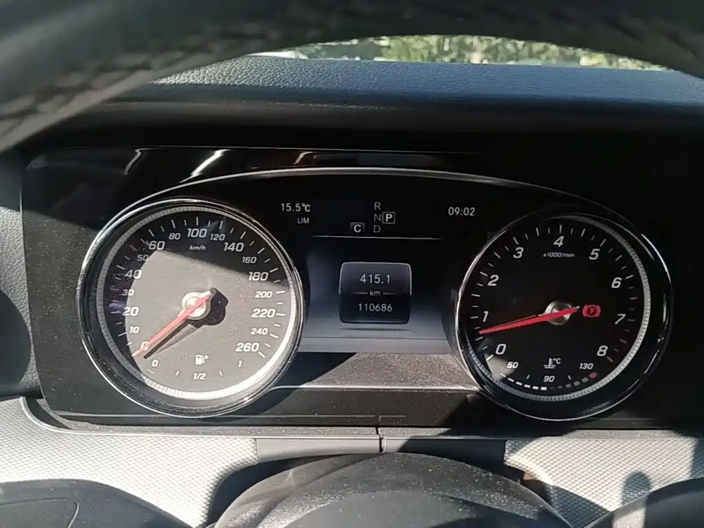 Mercedes-Benz E-Class (Import) — миниатюра 12