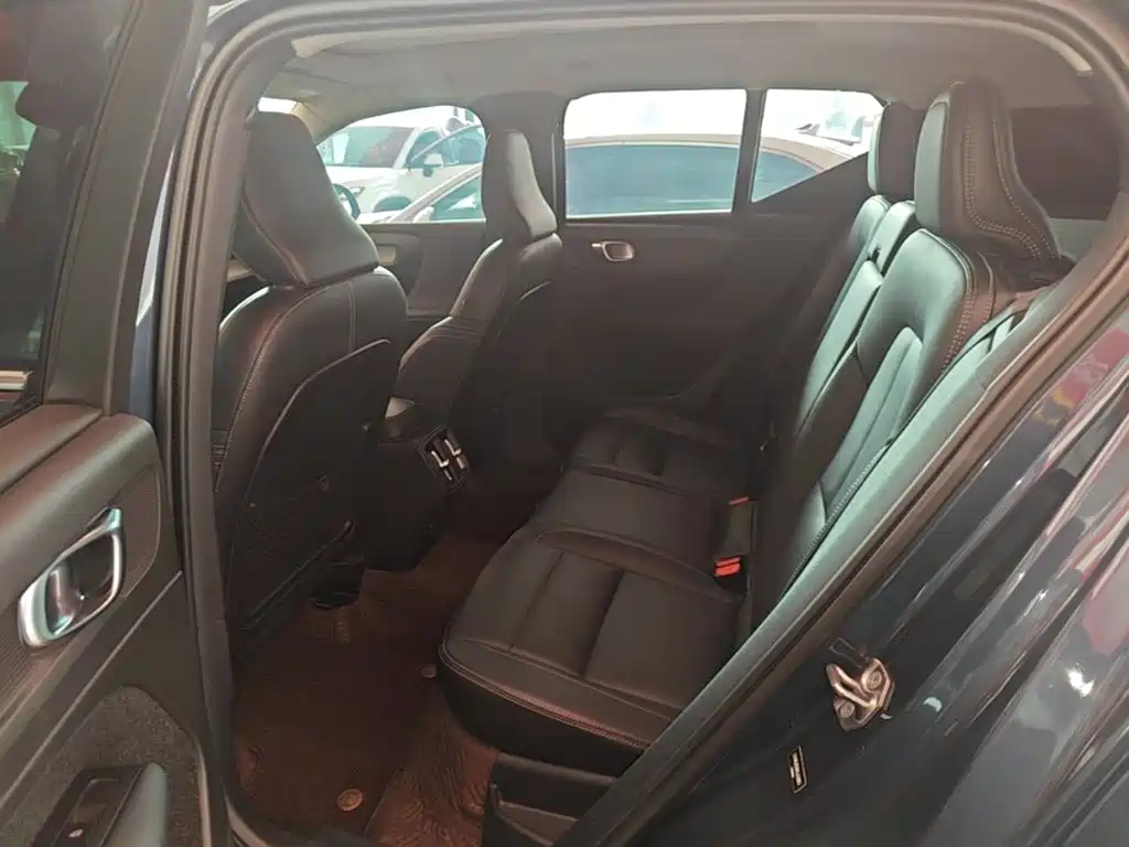Volvo XC40 — миниатюра 17