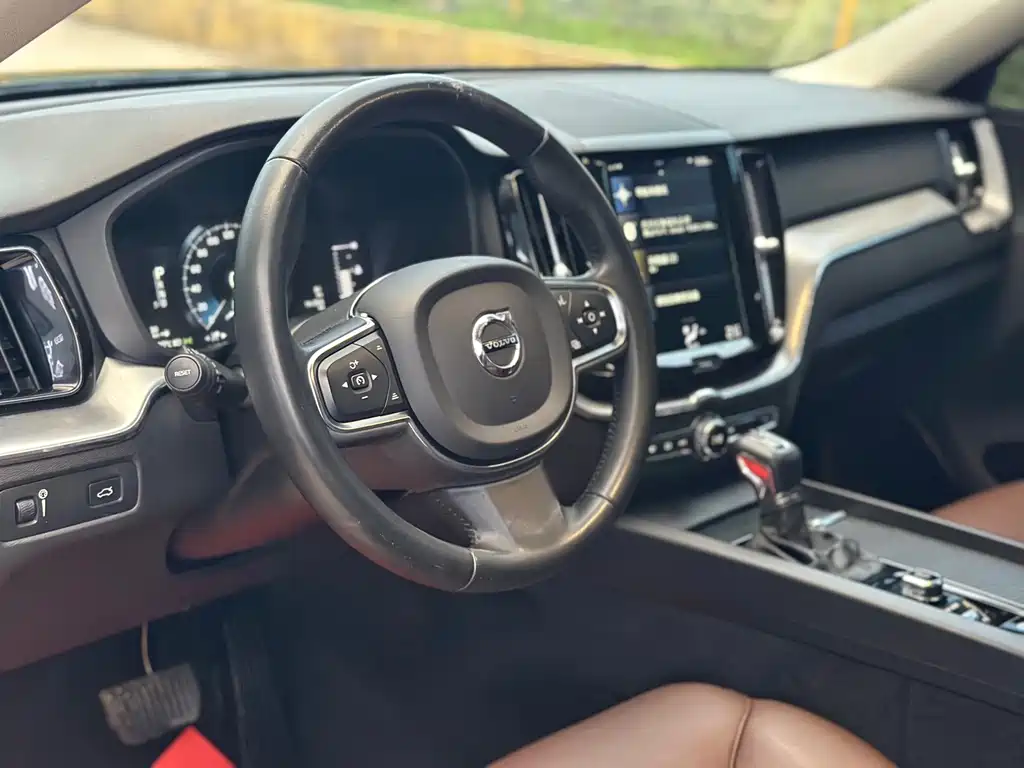 Volvo XC60 — миниатюра 8