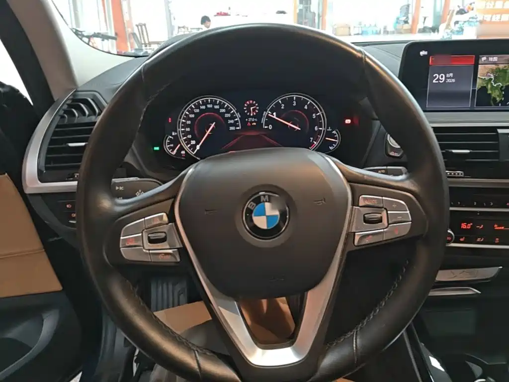 BMW X3 — миниатюра 11