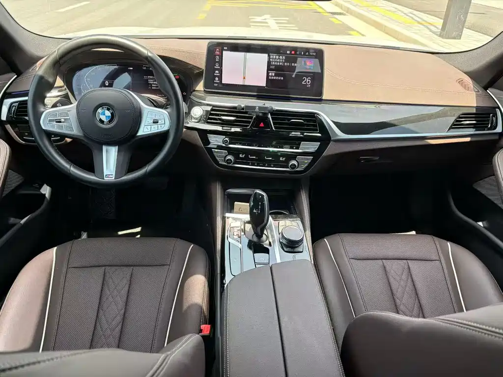 BMW 5 Series — миниатюра 4