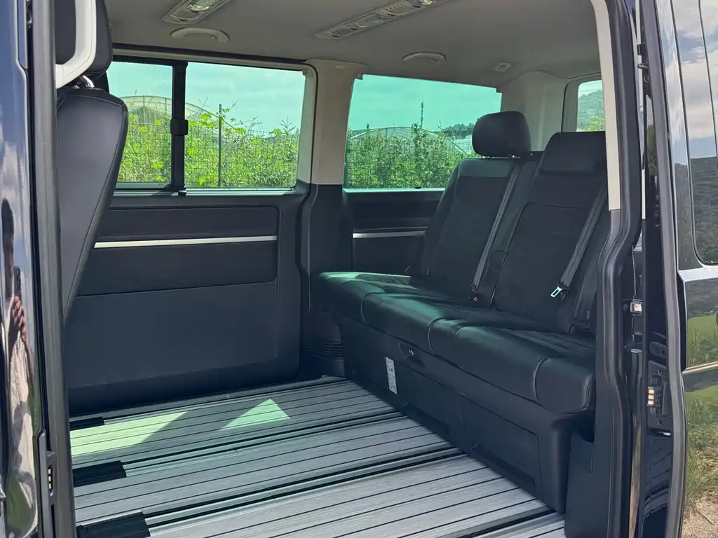Volkswagen Multivan — миниатюра 8