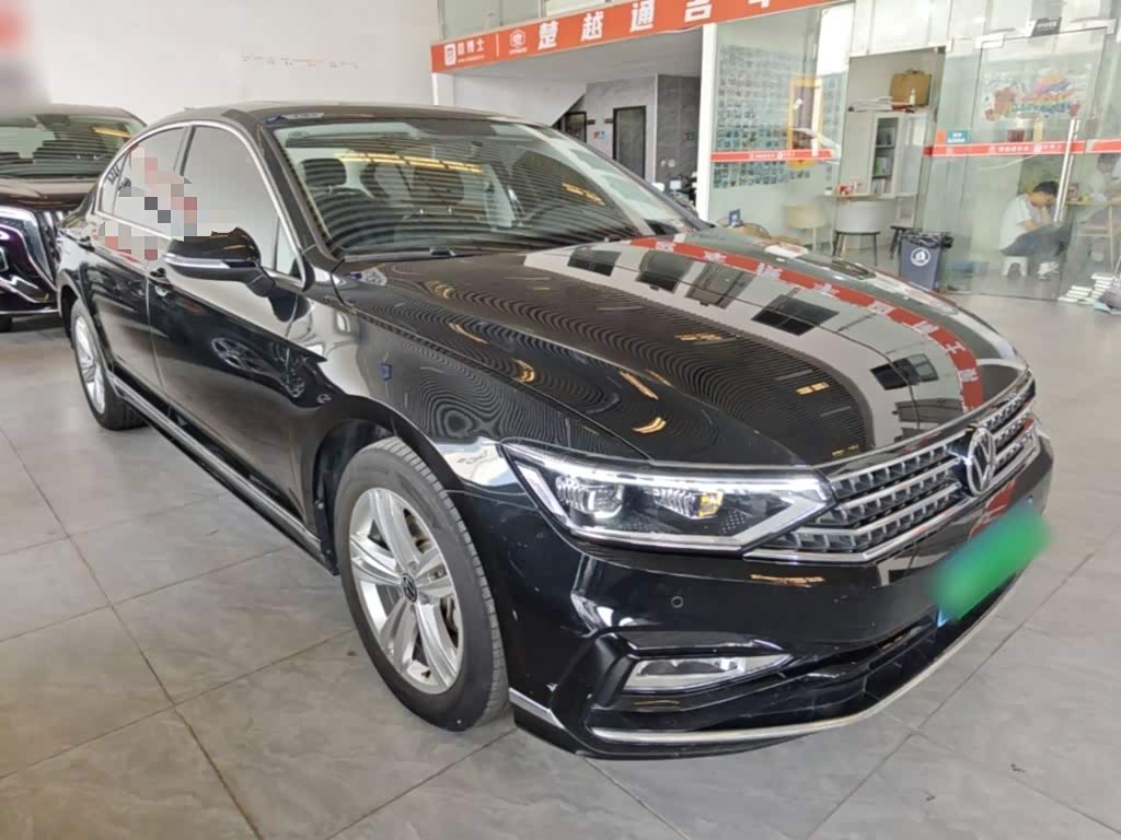Volkswagen Magotan 1.4 л 2025 г. Чёрный, пробег 24300 км