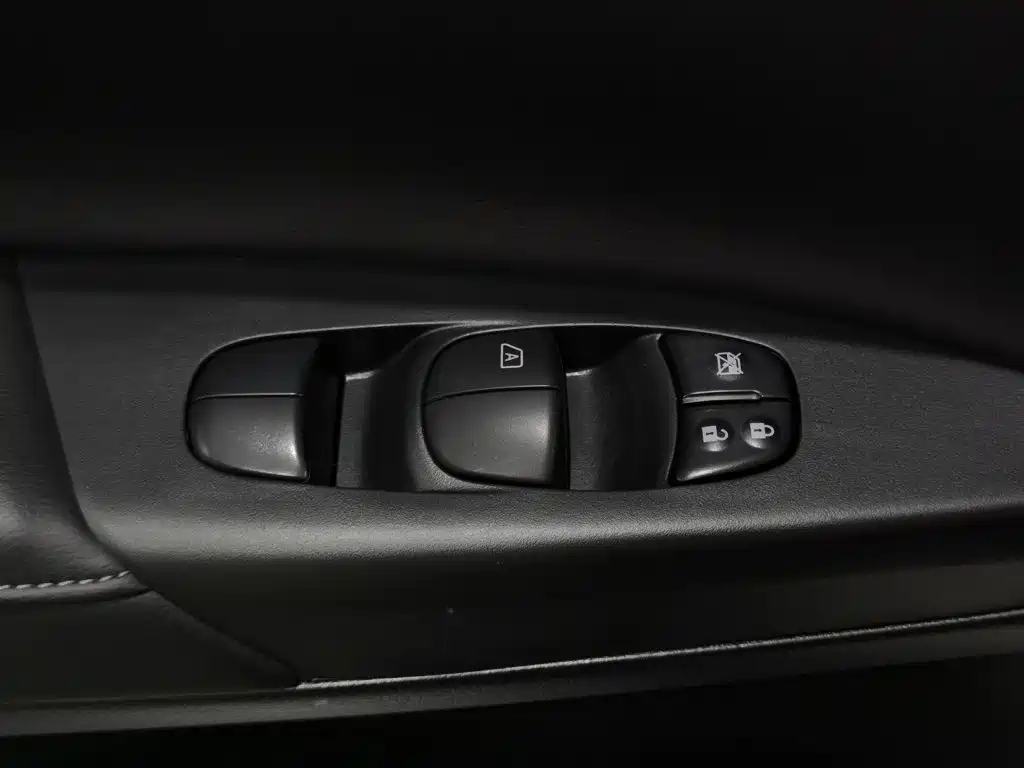 Nissan Sylphy — миниатюра 9