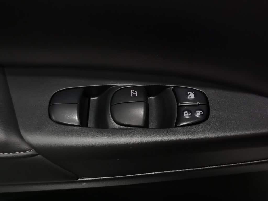 Nissan Sylphy 1.6 л 2024 г. Белый, пробег 9500 км
