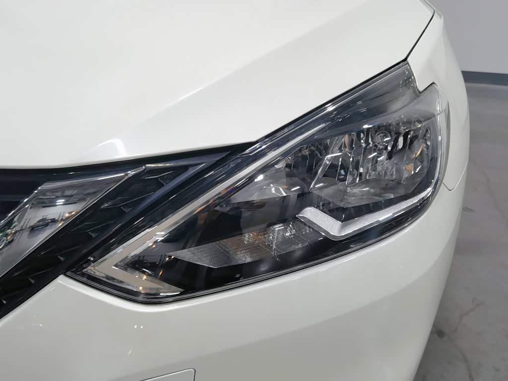 Nissan Sylphy 1.6 л 2024 г. Белый, пробег 9500 км