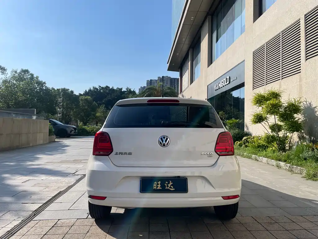 Volkswagen Polo 2018 1.5L AT