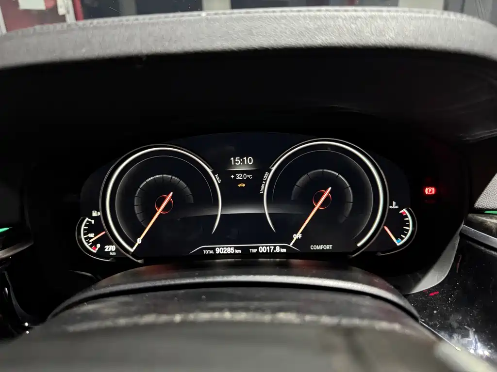 BMW 5 Series — миниатюра 12