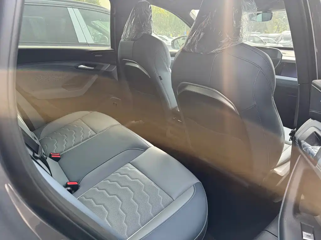 Audi Q6L e-tron — миниатюра 5