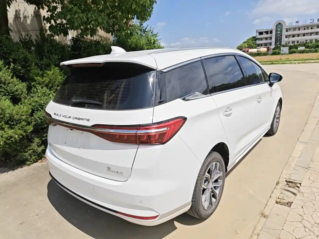 BYD Song MAX MAX 2021 1.5T AT Luxury 6 мест