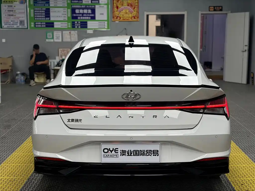 Hyundai Elantra — миниатюра 5