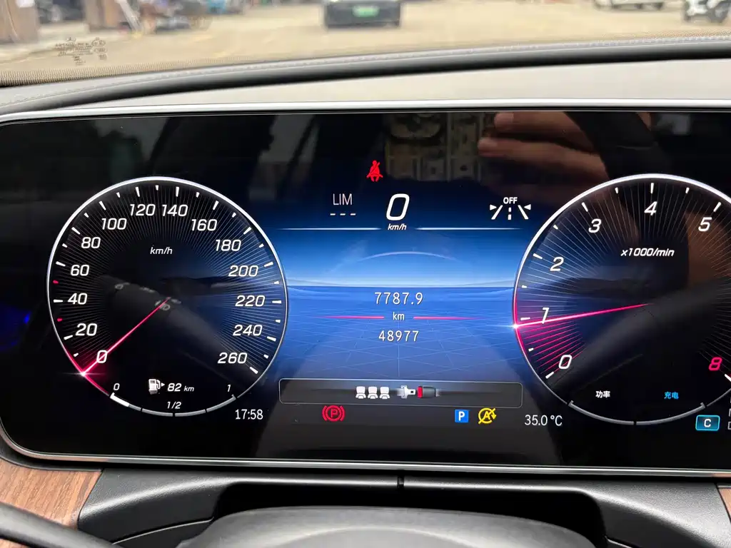 Mercedes-Benz C-Class — миниатюра 13