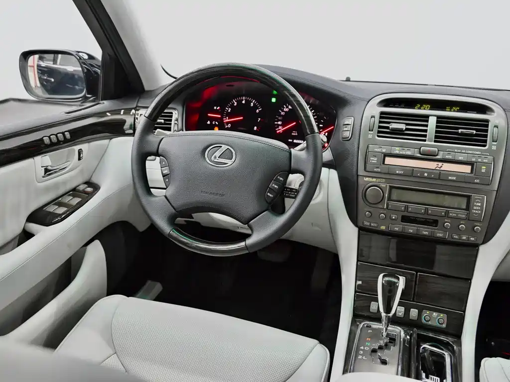 Lexus LS — миниатюра 17