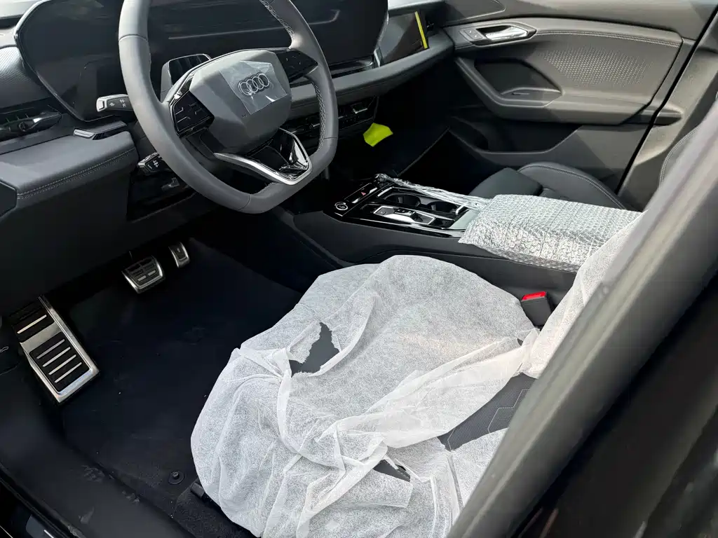 Audi Q6L e-tron — миниатюра 3