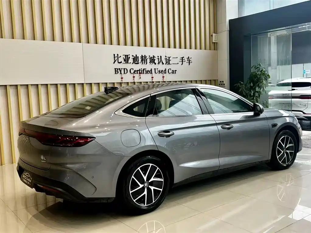 BYD Qin L L 2025 DM-i Smart Drive 120KM