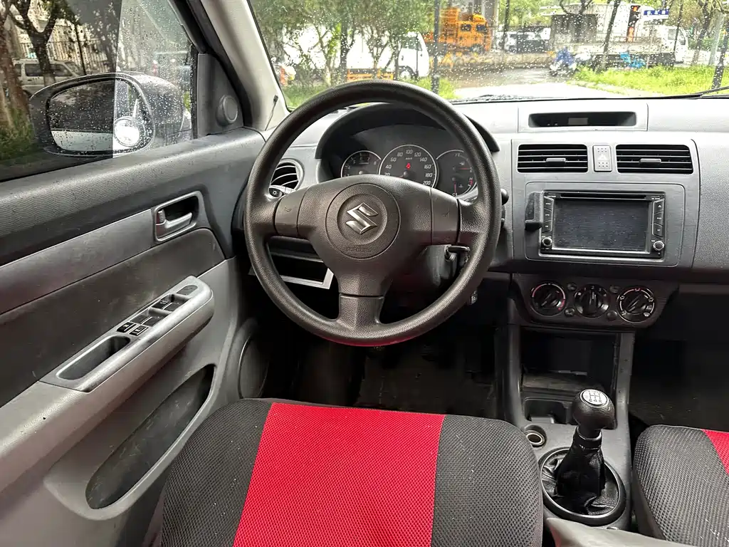 Suzuki Swift — миниатюра 12