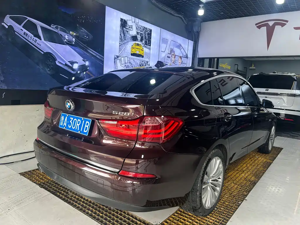 BMW 5 Series GT — миниатюра 9