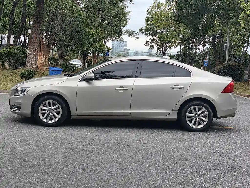 Volvo S60 — миниатюра 13