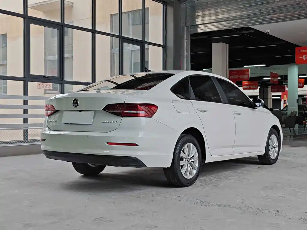 Volkswagen Lavida — миниатюра 2