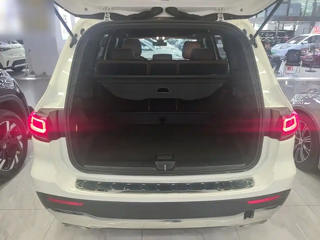 Mercedes-Benz GLB — миниатюра 19