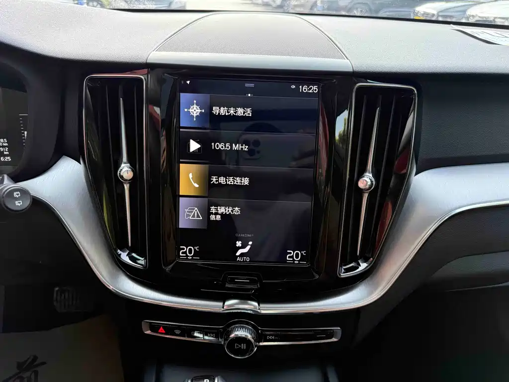 Volvo XC60 — миниатюра 10