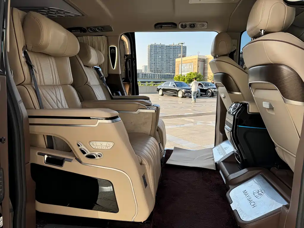 Mercedes-Benz Vito 2021 2.0T 7 мест